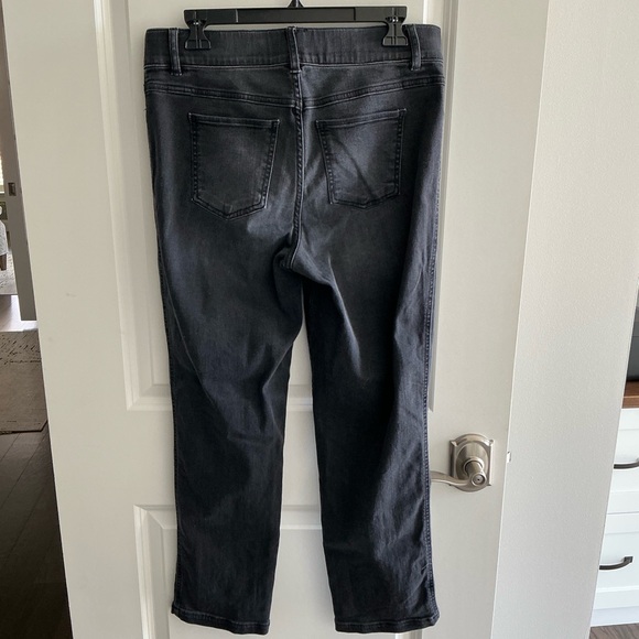 Spanx women’s jeans - Picture 2 of 6